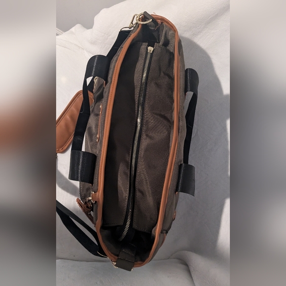 Adrienne Vittadini Olive & brown Messenger bag - Picture 3 of 7